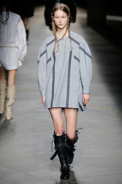 Look 12